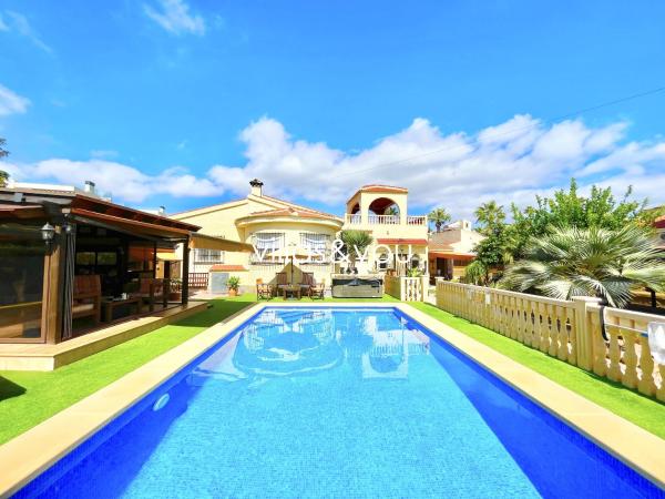 Villa Agave Ciudad Quesada by Villas&You, Prenota  Rojales Costa Blanca