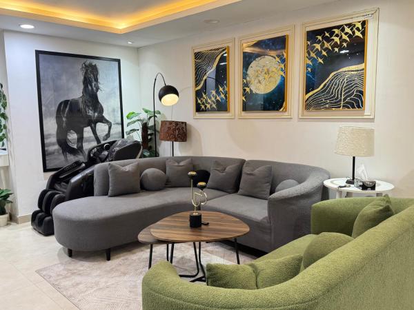 Gold Crest Mall And Residency with Access To Al Fateh - DHA Lahore, Buchen Sie  Lahore Pakistan
