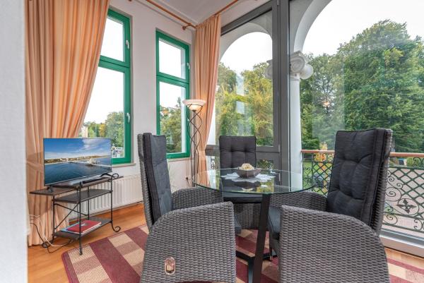Villa Perkunos, App 9, Reserva ahora  Hoteles en Usedom con aparcamiento, Aparcamiento