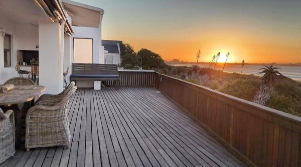 Serene Villa, Britannia Bay overlooking the beach, Buchen Sie  Stompneusbaai Westkap