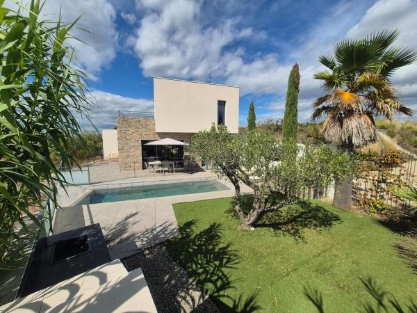 Villa Prestige, Calme et Bien Etre, Piscine, Réserver  Hôtels à Hérault avec piscine, Piscine