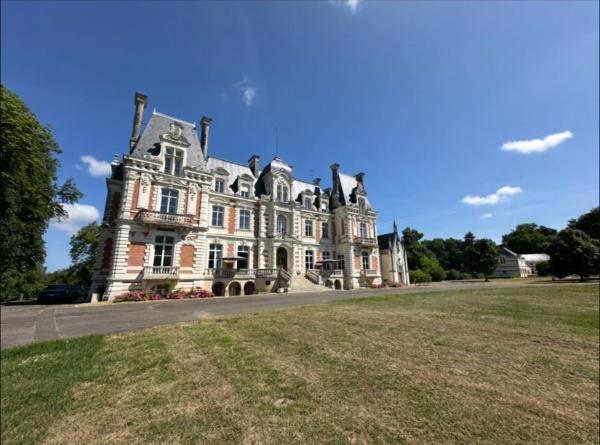 Château de Savonnières, Prenota  La Bruère-sur-Loir 