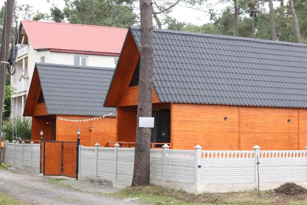 Cottage in Forest Wave - კოტეჯი ტყის ტალღებში, Reserva ahora  Hoteles en Guria con aparcamiento, Aparcamiento