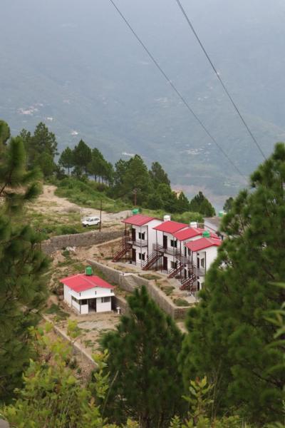 Tathastu Resort Tehri By Royal Collection Hotels, Prenota  Hotel a Tehri con piscina, Piscina