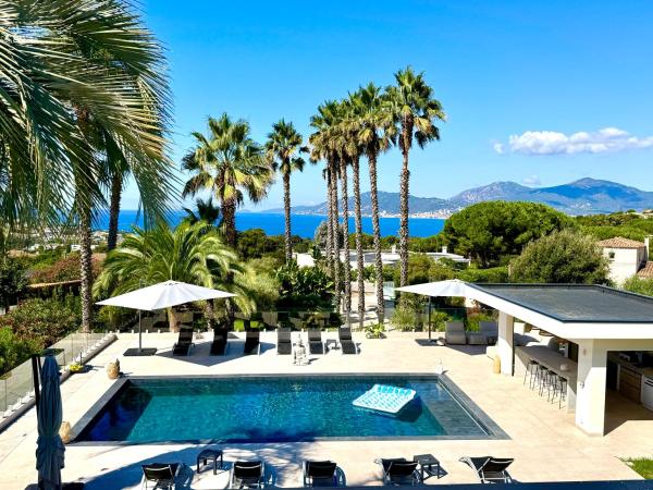 villa NOESIS, Réserver  Hôtels à Corse avec parking, Parking