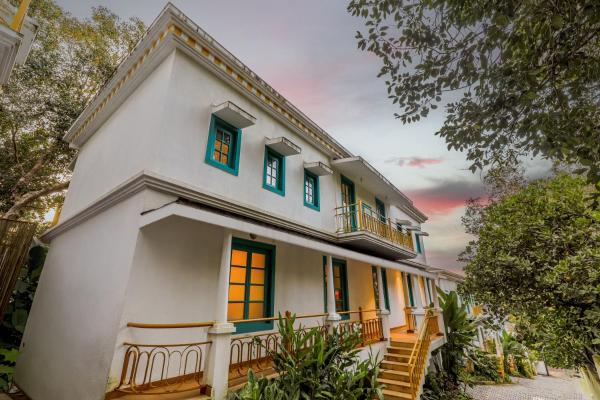 Casa Lotus 3-BHK Villa with Private Pool, Cosy Nook, Balconies in a Gated Complex, Prenota  Camorlim Goa