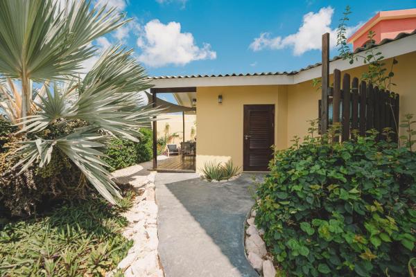 Villa Topzicht - Appartement Sunshine, Book  Willemstad Hotels with a Pool, Swimming Pool