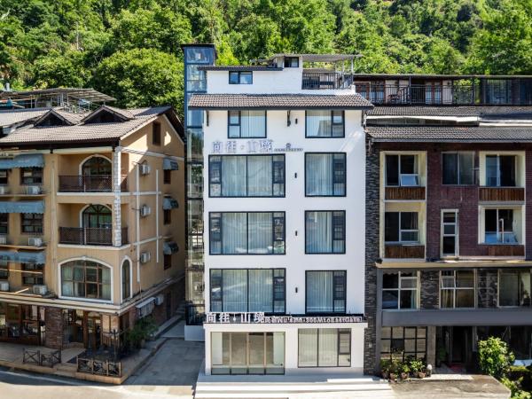 Zhangjiajie Longing Mountain B&B, Buchen Sie  Hotels in Hunan mit Parkplatz, Parkplätze