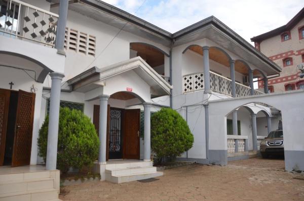 VICTOR & VICTORY GUEST HOUSE DAMAS-RAIL OBOBOGO Source, Buchen Sie  Jaunde Mfoundi