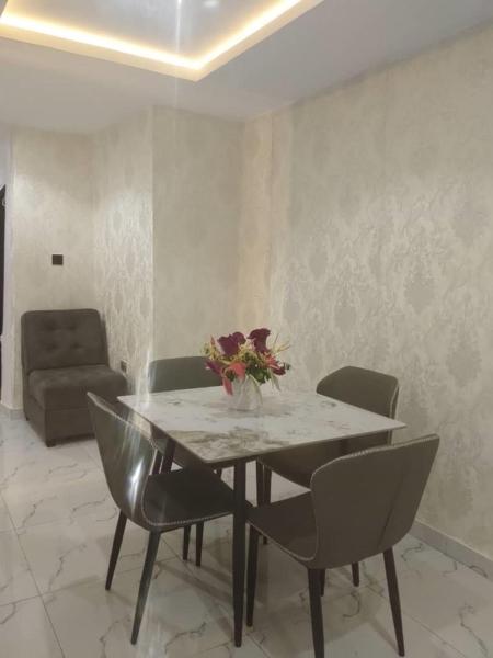 Aquarian Spring Homes, Buchen Sie  Hotels in Lagos mit Parkplatz, Parkplätze