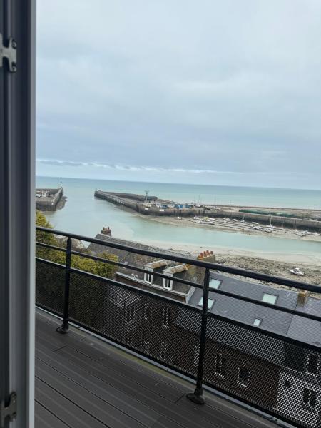 Villa la surprise, Book  Upper Normandy Hotels with a Parking, Parking