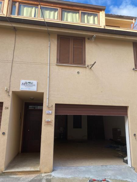 Casa Madonie Isnello, Buchen Sie  Hotels in Sizilien mit Parkplatz, Parkplätze