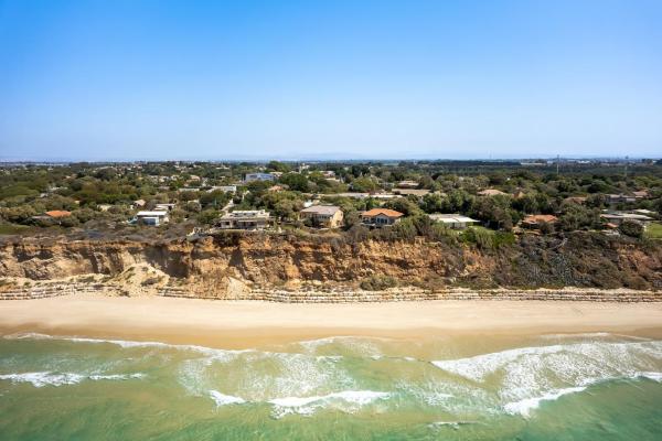 Cliffside Rustic & Charming Villa by FeelHome, Reserva ahora  Bet Yannay Distrito Central de Israel.