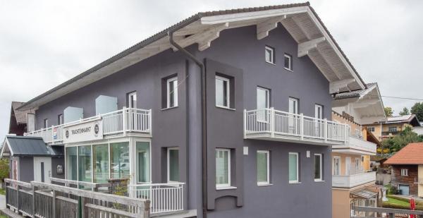 Guesthouse Fuschlsee, Reserva ahora  Hoteles en Salzburgo con aparcamiento, Aparcamiento