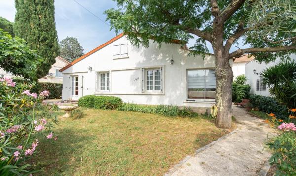 Villa "les Jardins de lAgdal" située proche Montpellier PARKING privatif, Réserver  Hôtels à Hérault avec parking, Parking