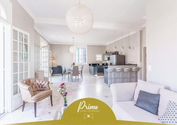 Villa Velleda - Appartement au coeur de Deauville, Prenota  Hotel a Normandia con parcheggio, Parcheggio