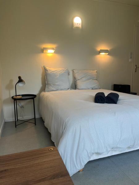 Studio meublé à Jonzac, Reserva ahora  Hoteles en Aquitania con aparcamiento, Aparcamiento