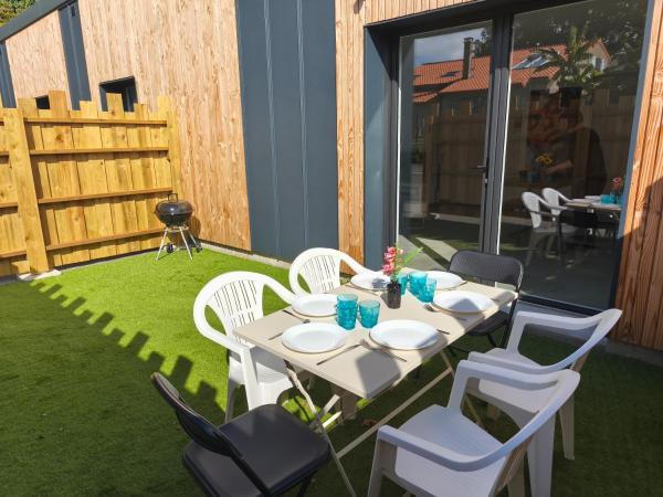 Les gîtes Néphélie votre cocon tout confort aux portes du Puy duFou - Climatisé, Terrasse, Parking, Reserva ahora  Hoteles en Aquitania con aparcamiento, Aparcamiento