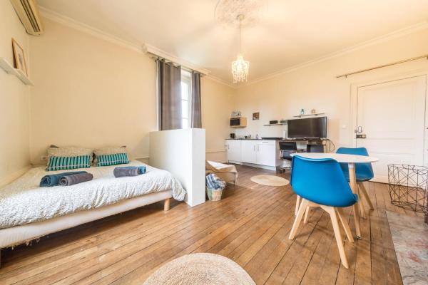 Villa Chadourne - Le Maitre du Navire - Spacieux Studio, Reserva ahora  Hoteles en Aquitania con aparcamiento, Aparcamiento