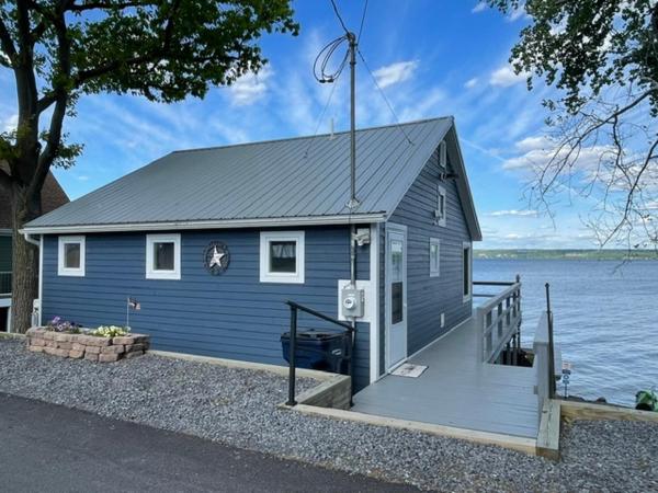 Year-round Cozy Cottage Charm on Cayuga Lake, Buchen Sie  Romulus New York State