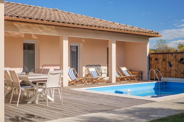 Villa M Vallon Pont darc, Prenota  Hotel a Alvernia con parcheggio, Parcheggio