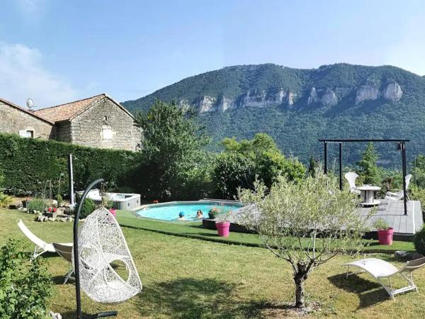 Chambres Dhôtes - Au Soleilo, Buchen Sie  Hotels mit Pool in Aveyron, Schwimmbad