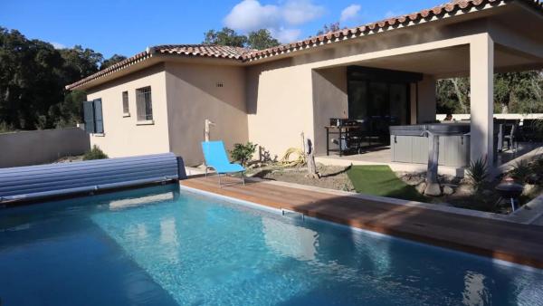 Villa 2 chambres - Piscine et spa, Réserver   