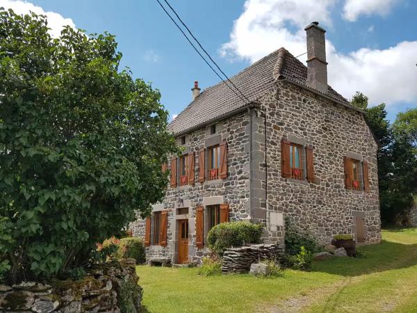 Chez Félicie - 2 grands gîtes, Prenota  Albepierre-Bredons Alvernia
