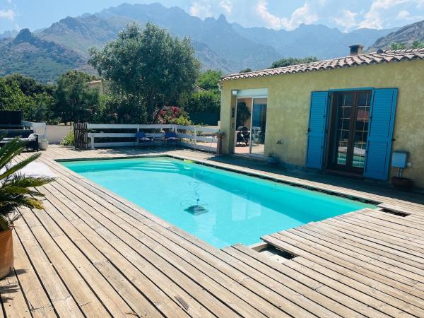 Villa 3 chambres avec piscine et parking privés, Réserver  Calenzana 