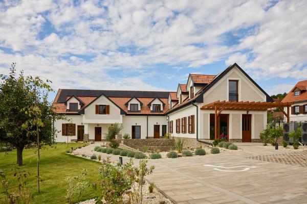 Villa Olea, Réserver  Hôtels à Central Transdanubia avec parking, Parking