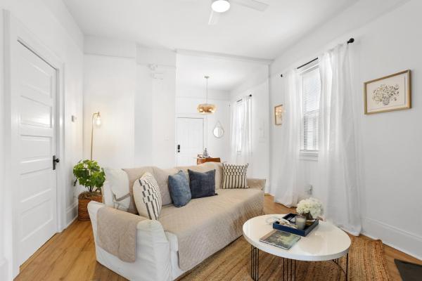 Bright Historic Home, Recently Renovated, Near Downtown, SCAD, & Starland Yard, Prenota  Savannah Georgia