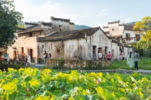 Floral Hotel Xidi Jiuheboshe B&B, Buchen Sie  Hotels in Anhui mit Parkplatz, Parkplätze