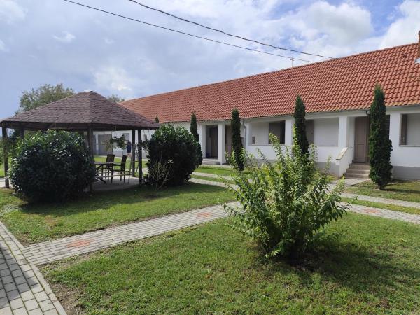 Das Blaue Haus- A Kék Ház, Buchen Sie   