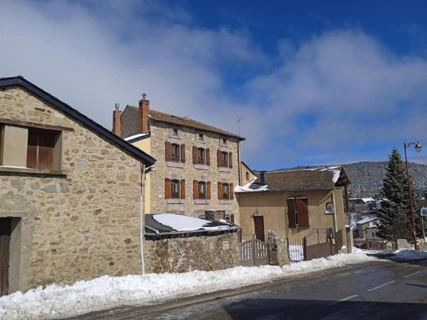 90 m2, 3 chambres, coeur de village, 10 mns des pistes, navette gratuite, Book  Bolquere Pyrenees 2000 French Cerdagne