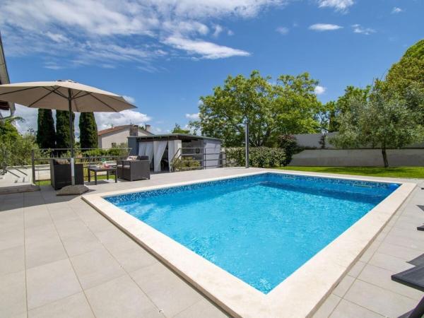 Villa in Pula with swimming pool, Reserva ahora  Hoteles en Pula con aparcamiento, Aparcamiento