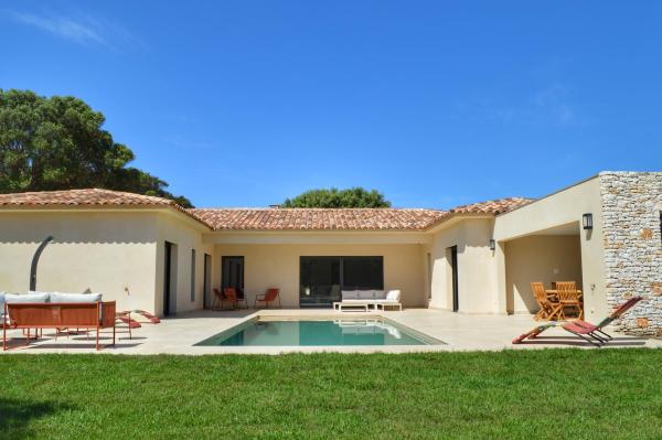 Villa Anna, Buchen Sie  Hotels in Limousin mit Parkplatz, Parkplätze