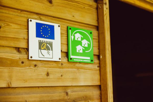 Houten natuurhuisje Hikershut, Buchen Sie  Hotels in Clerf mit Parkplatz, Parkplätze