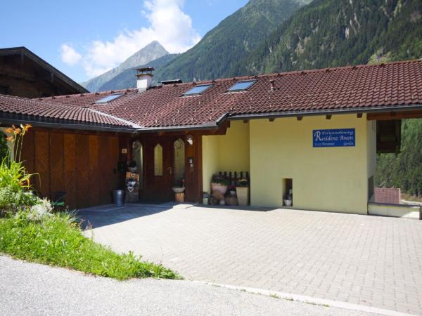 Apartment Residence Awen-1 by Interhome, Prenota Appartamento Hotel a Tirolo con parcheggio, Parcheggio
