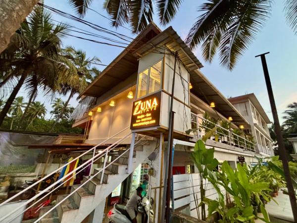 Zuna Stayz Morjim, Reserva ahora  Hoteles en Goa con aparcamiento, Aparcamiento