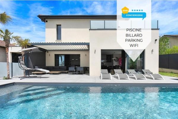 Villa with very quiet pool - Vice City, Prenota  Chamagnieu Rodano-Alpi