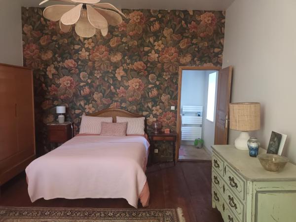 Villa Séquoia - Chambre calme et intime - SDB privée WC séparé, Reserva ahora  Hoteles en Aquitania con aparcamiento, Aparcamiento