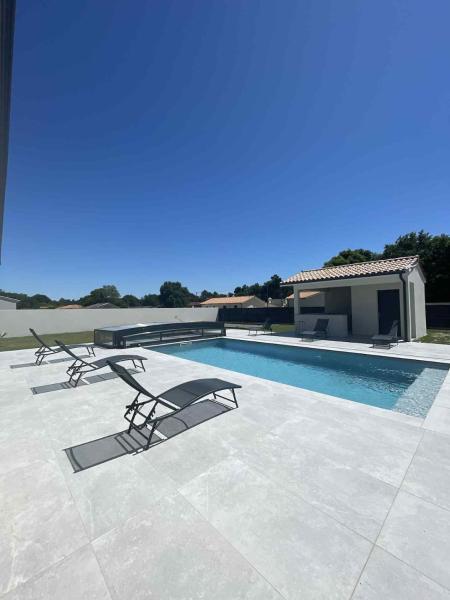 Villa Victoria entre Soulac et Montalivet, Prenota  Hotel con piscina a Medoc, Piscina