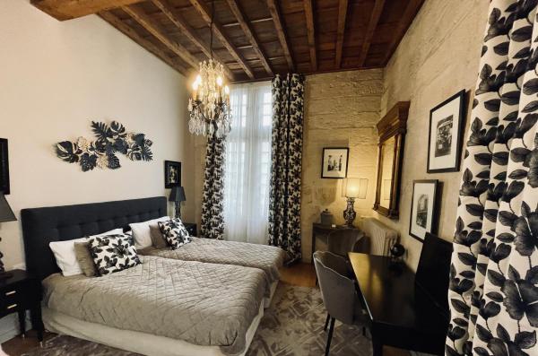 Villa des Arches, Réserver  Hôtels à Camargue avec parking, Parking