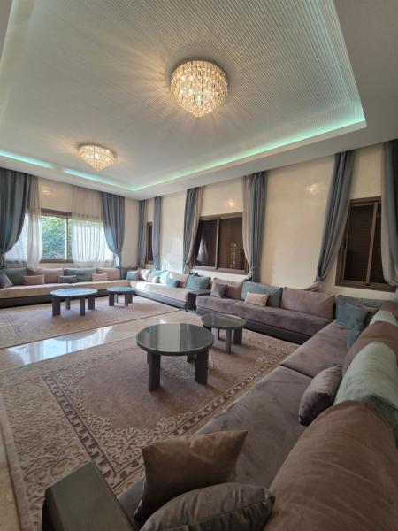 Villa targa prestige, Buchen Sie  Hotels in Marrakech-Safi mit Parkplatz, Parkplätze