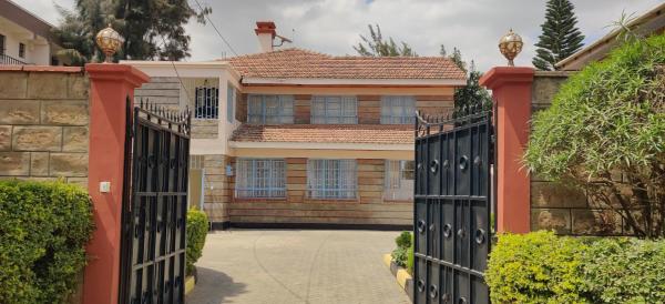 Axis Garden Suites 8-Bedroom Villa Near JKIA & SGR Sleeps 16 Private Garden Retreat in Syokimau, Reserva ahora  Syokimau Machakos