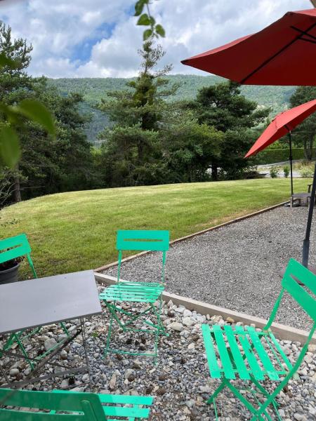 Villa Alpine, Prenota  Hotel a Alvernia con parcheggio, Parcheggio