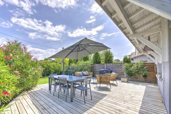 Villa Manava - Climatisée avec terrasse et jardin, Reserva ahora  Hoteles en Aquitania con aparcamiento, Aparcamiento