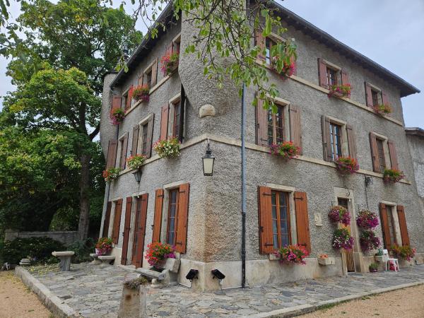 Domaine dEden - Château les Tourelles, Prenota  Beaulieu Alvernia