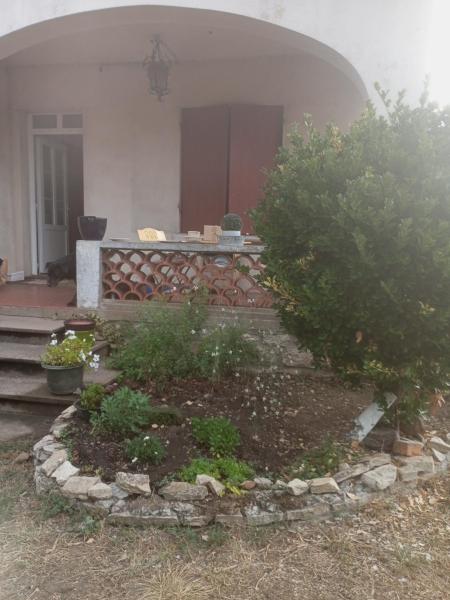 Villa Olivier Sainte-Bazeille, Reserva ahora  Hoteles en Aquitania con aparcamiento, Aparcamiento