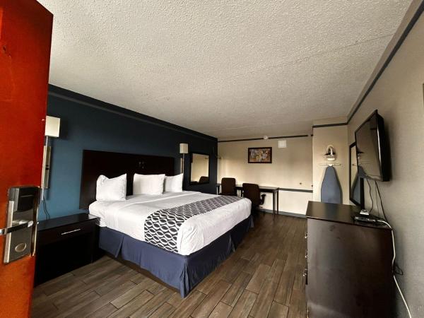 Capital O Kings Inn, Buchen Sie  Hotels in Tennessee mit Parkplatz, Parkplätze